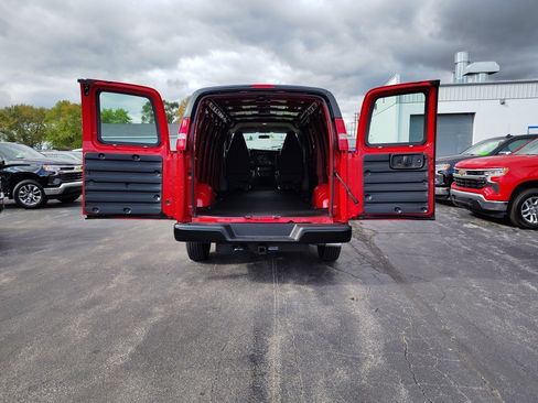 New 2025 Chevrolet Express 3500 Extended w/ Driver Convenience Package image 15