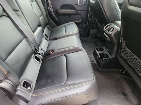 Used 2025 Jeep Gladiator Sport image 33