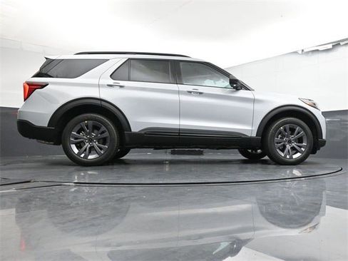 New 2026 Ford Explorer Active w/ Active Comfort Package image 35