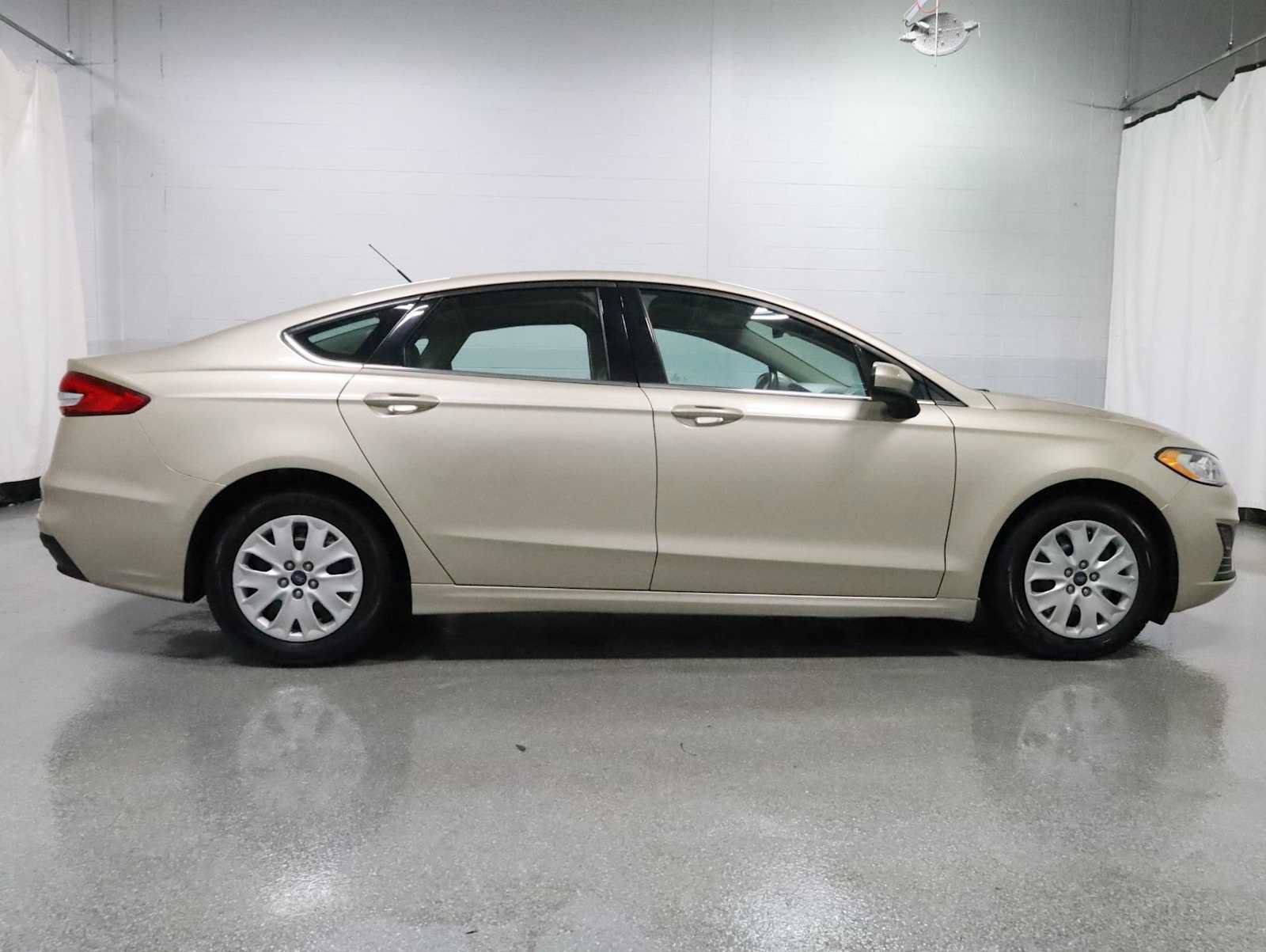 Used 2019 Ford Fusion S FWD image 10