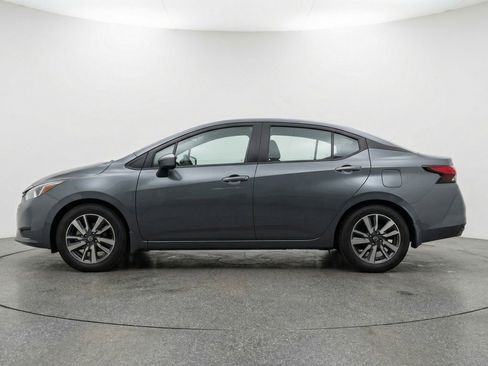 Used 2025 Nissan Versa SV image 5
