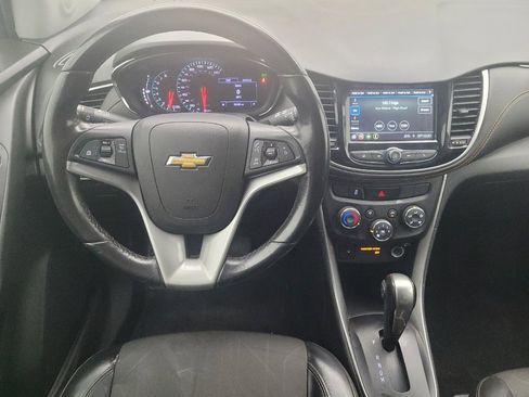 Used 2019 Chevrolet Trax LT w/ LT Convenience Package image 22
