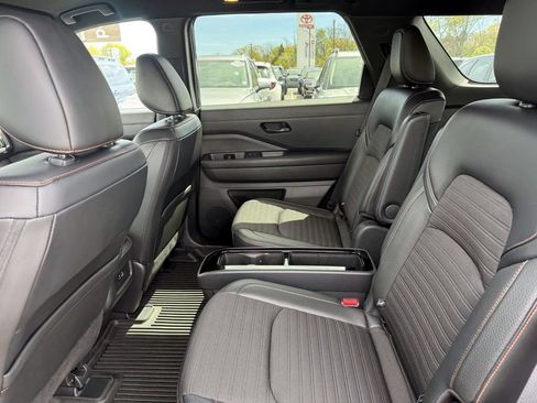 Used 2023 Nissan Pathfinder Rock Creek AWD/4WD image 12