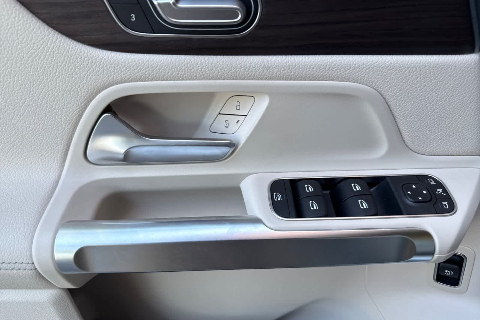 New 2026 Mercedes-Benz GLB 250 image 10