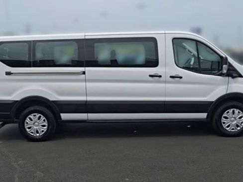 Certified 2022 Ford Transit 350 XLT RWD image 2