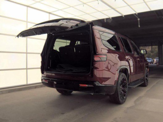 Used 2024 Jeep Wagoneer Series II AWD/4WD image 4