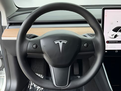 Used 2020 Tesla Model 3 Standard Range Plus RWD image 40
