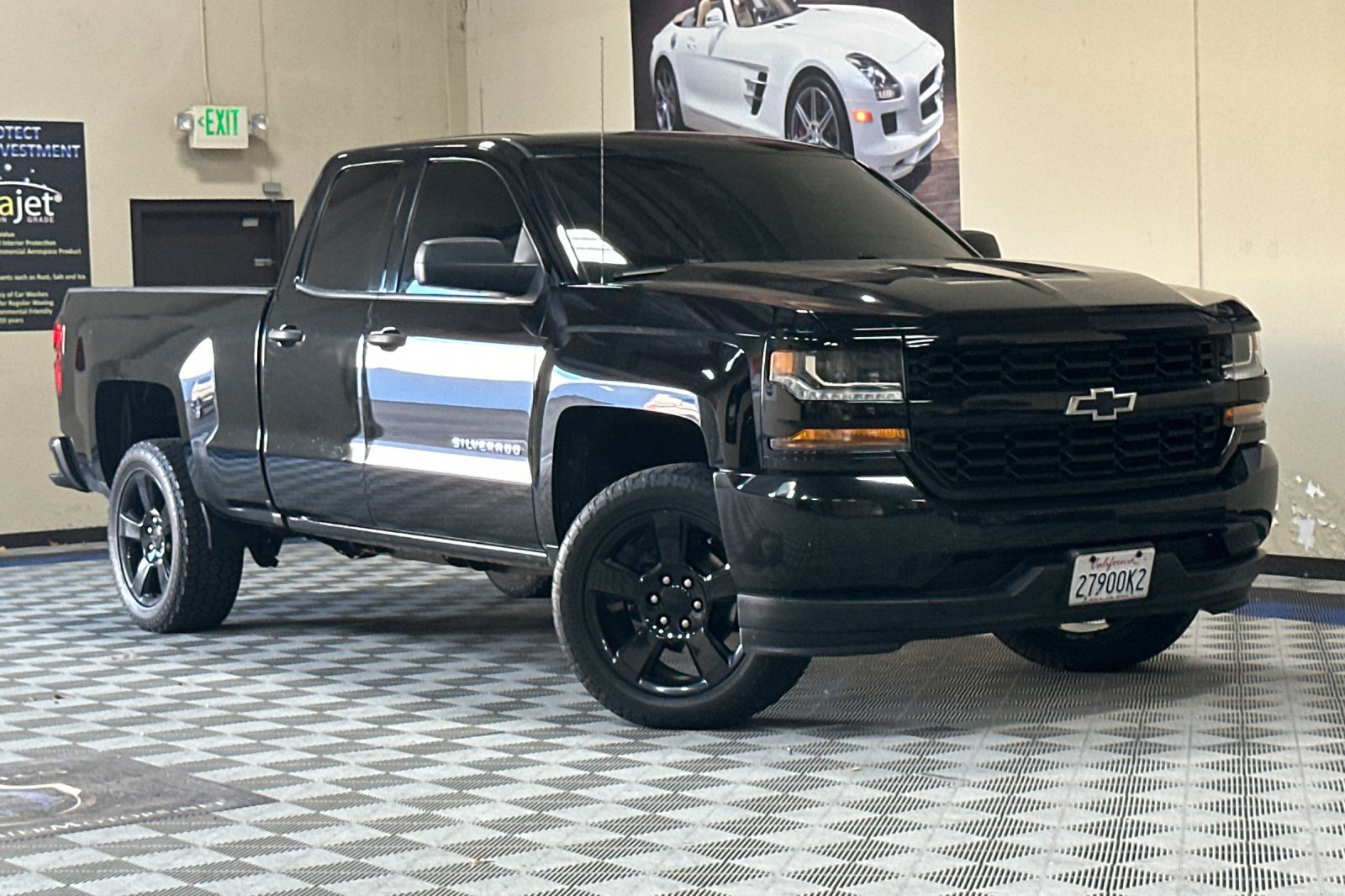 Used 2017 Chevrolet Silverado 1500 W/T w/ Black Out Edition RWD image 2