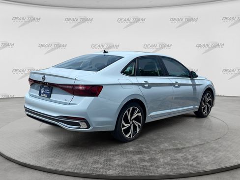 Certified 2025 Volkswagen Jetta SEL FWD image 7