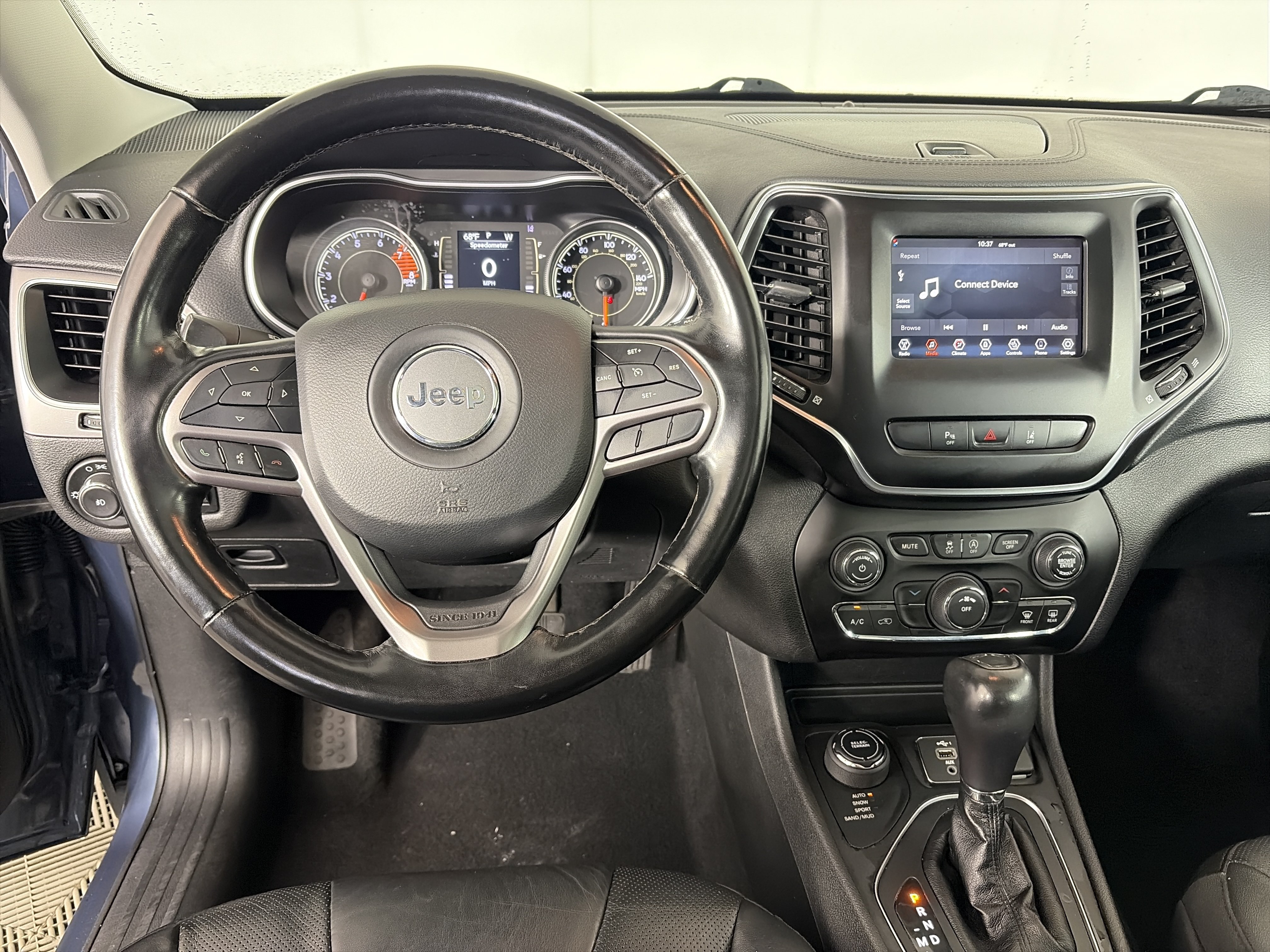 Used 2021 Jeep Cherokee Latitude Lux w/ Sun & Sound Group AWD/4WD image 3