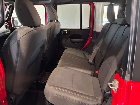 Used 2024 Jeep Wrangler Unlimited w/ Convenience Group AWD/4WD image 17