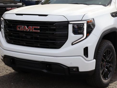 New 2026 GMC Sierra 1500 Elevation w/ Elevation Premium Package AWD/4WD image 4