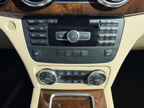 Used 2015 Mercedes-Benz GLK 350 2WD image 16