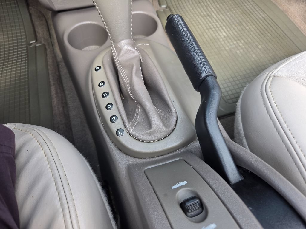 Used 2006 Chrysler Sebring Limited FWD image 21