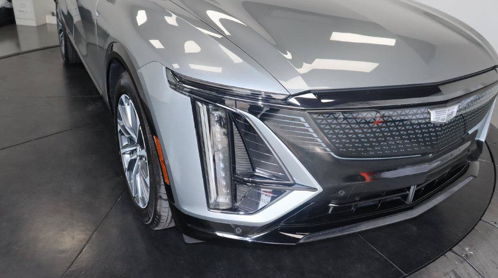 Certified 2024 Cadillac Lyriq Sport AWD/4WD image 14