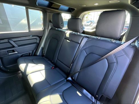 New 2026 Land Rover Defender 110 X-Dynamic SE image 10