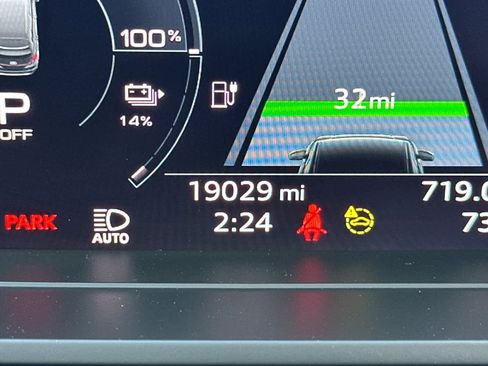 Used 2023 Audi Q4 e-tron Premium Plus w/ Premium Plus image 26