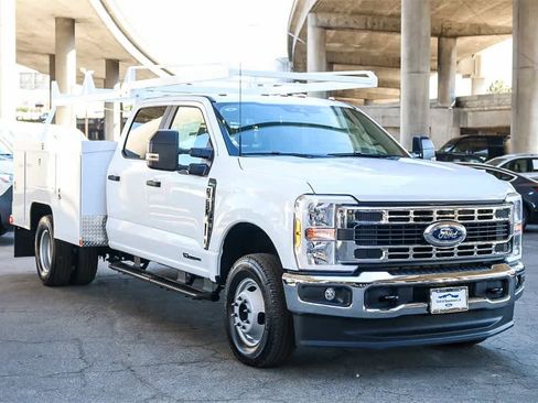 New 2026 Ford F350 XL w/ XL Chrome Package image 3