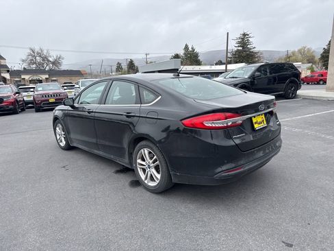 Used 2018 Ford Fusion SE w/ Fusion SE Technology Package FWD image 7