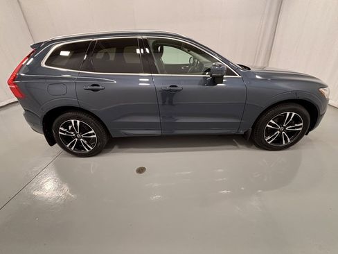 Used 2019 Volvo XC60 T5 Momentum w/ Premium Package image 5