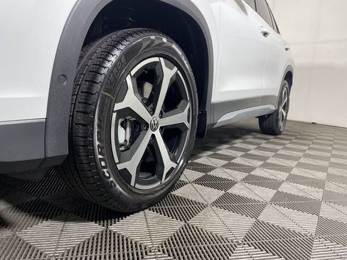 New 2026 Volkswagen Tiguan SE image 26