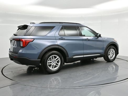 Used 2025 Ford Explorer Active image 31