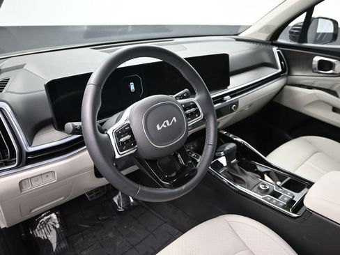 New 2025 Kia Sorento SX AWD/4WD image 13