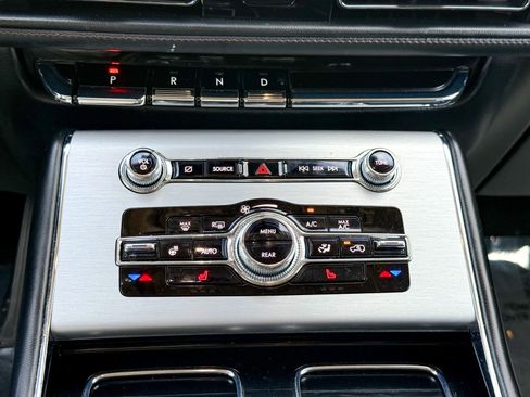 Used 2022 Lincoln Aviator AWD w/ Premium Package image 29