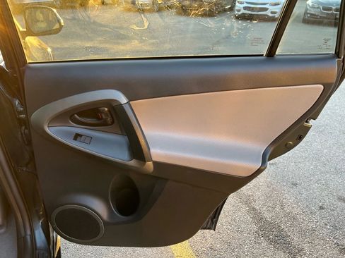 Used 2012 Toyota RAV4 Limited image 27