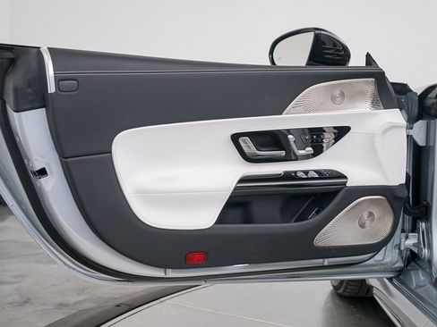 Used 2024 Mercedes-Benz SL 55 AMG 4MATIC image 35