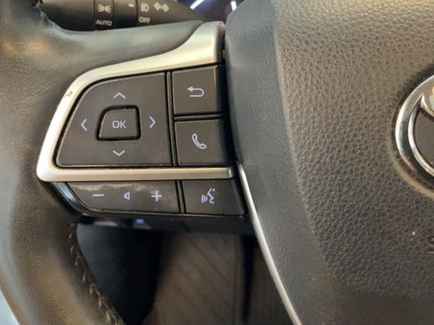 Used 2022 Toyota Highlander Platinum FWD image 16
