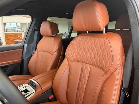 Certified 2026 BMW X7 M60i AWD/4WD image 13