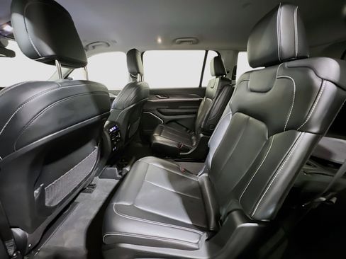 Used 2021 Jeep Grand Cherokee L Limited image 16