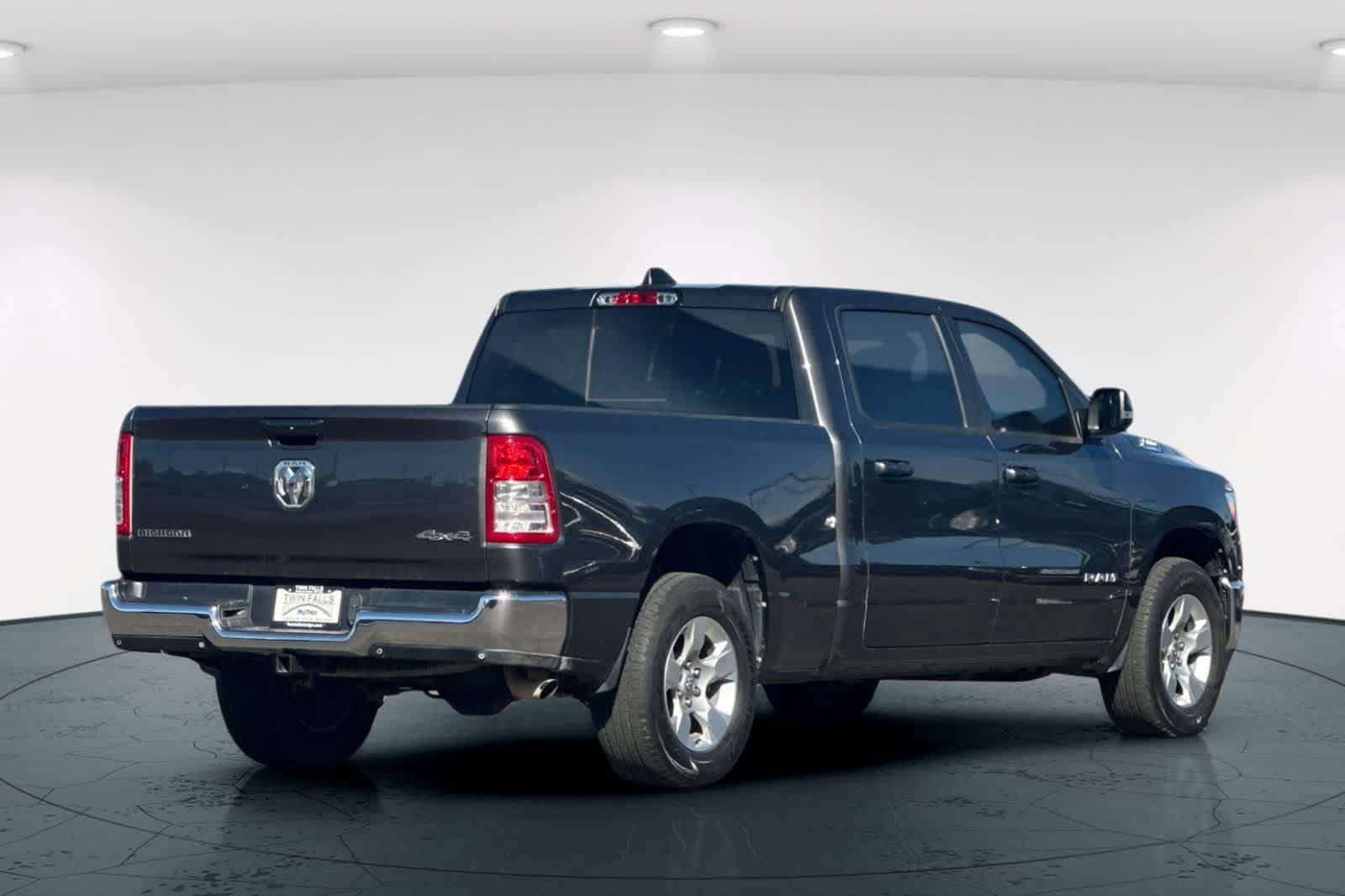 Used 2022 RAM 1500 Big Horn AWD/4WD image 2