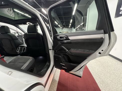 Used 2016 Porsche Cayenne GTS image 35