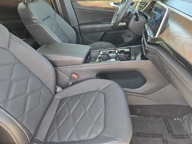 Used 2024 Volkswagen Atlas SE w/ Panoramic Sunroof Package FWD image 13