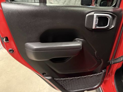 Used 2022 Jeep Wrangler Unlimited Willys image 13