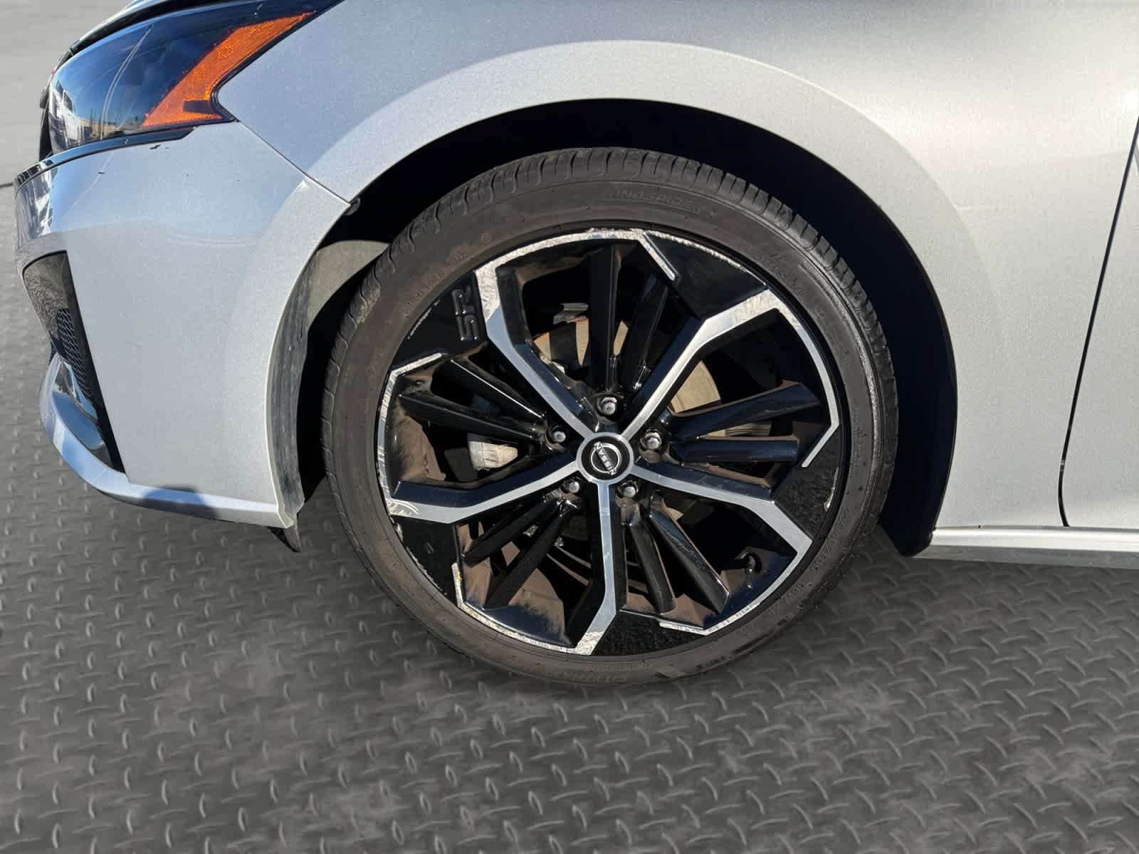 Used 2024 Nissan Altima 2.5 SR FWD image 9