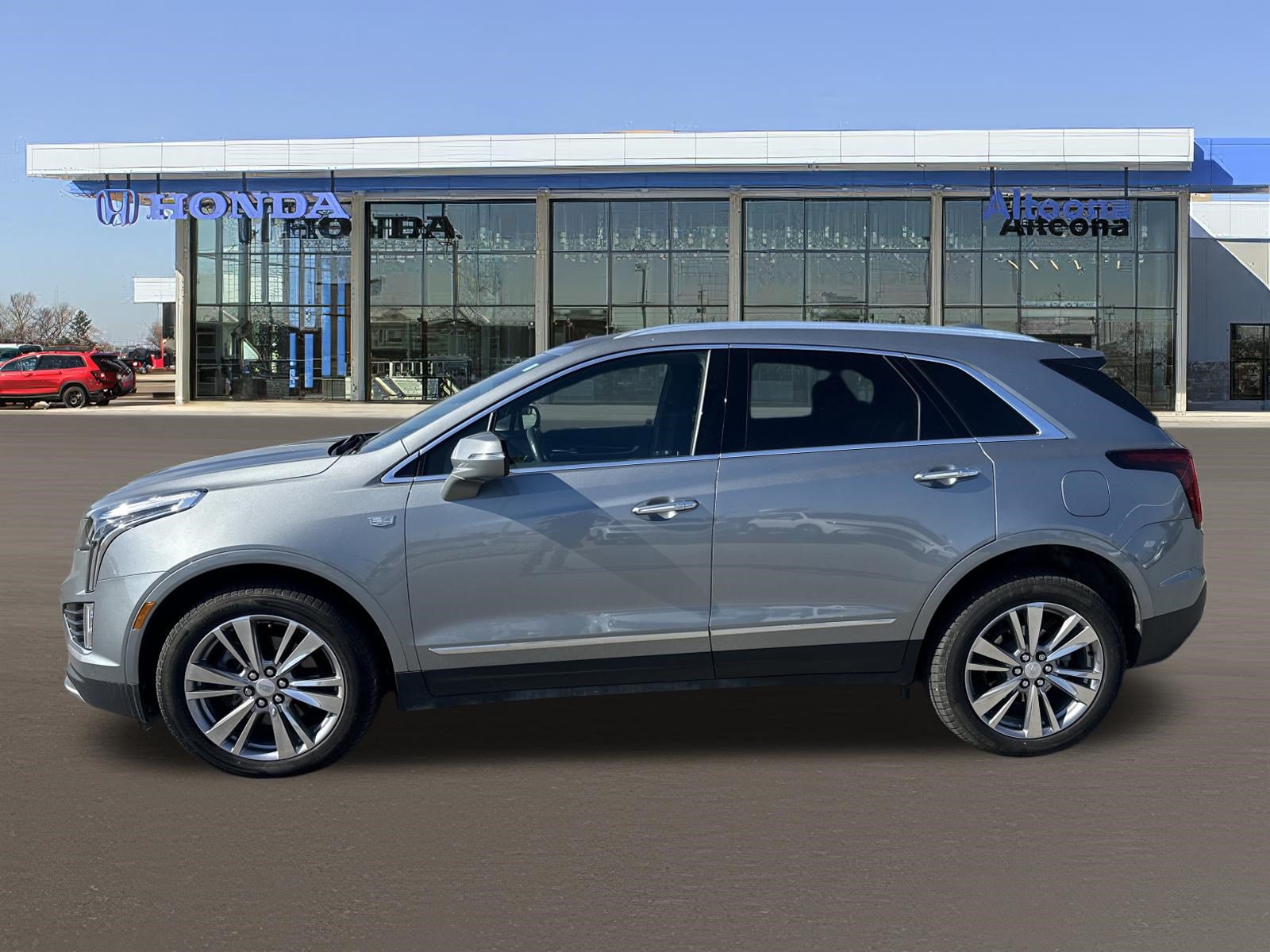 Used 2024 Cadillac XT5 Premium Luxury w/ LPO, Floor Liner Package AWD/4WD image 2