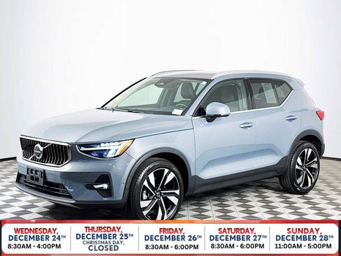 Used 2023 Volvo XC40 B4 Plus w/ Driver Assist Package image 31