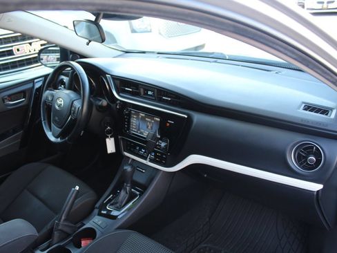 Used 2018 Toyota Corolla iM w/ Carpet Mat Package (TMS) FWD image 21