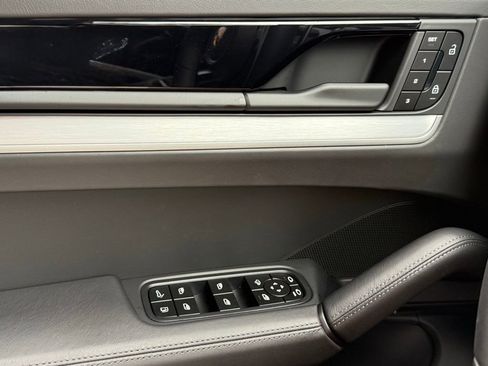 New 2024 Porsche Cayenne Turbo image 15