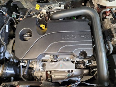 Used 2024 GMC Terrain SLT image 30