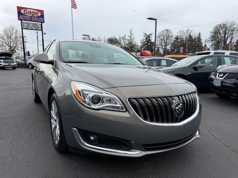 Used 2017 Buick Regal Premium w/ Driver Confidence Package #2 image 8