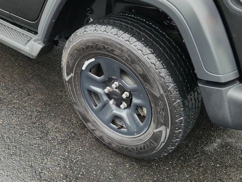 Used 2019 Jeep Wrangler Unlimited Sport S image 6