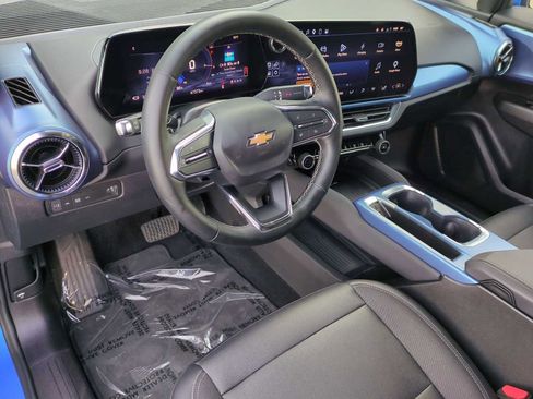 Used 2025 Chevrolet Equinox EV LT w/ Convenience Package FWD image 12