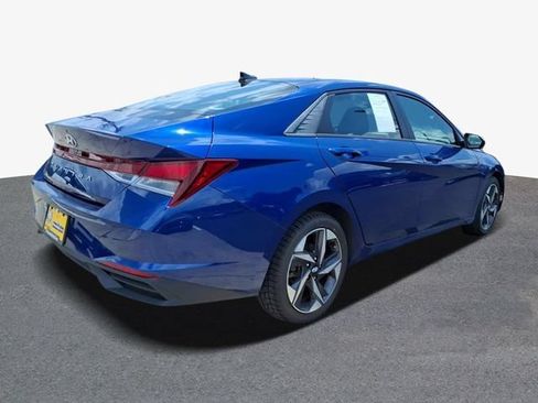 Used 2023 Hyundai Elantra SEL w/ Convenience Package FWD image 3