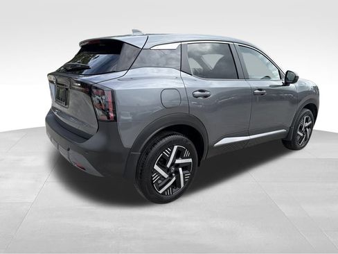 Used 2025 Nissan Kicks SV image 8