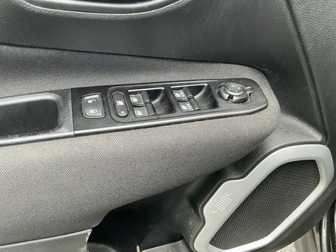 Used 2020 Jeep Renegade Sport w/ UConnect 7.0 Group image 6