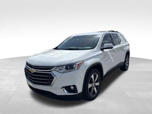 Used 2020 Chevrolet Traverse LT w/ LT Premium Package FWD image 7